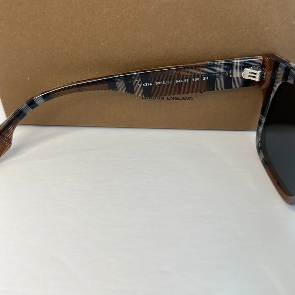 💯 - New Authentic BURBERRY Dark Gray Square Men's Sunglasses